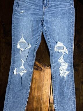 American Eagle Outfitters Light Blue Ripped Skinny Jeans